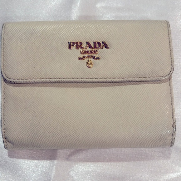 PRADA WALLET - Picture 2 of 6